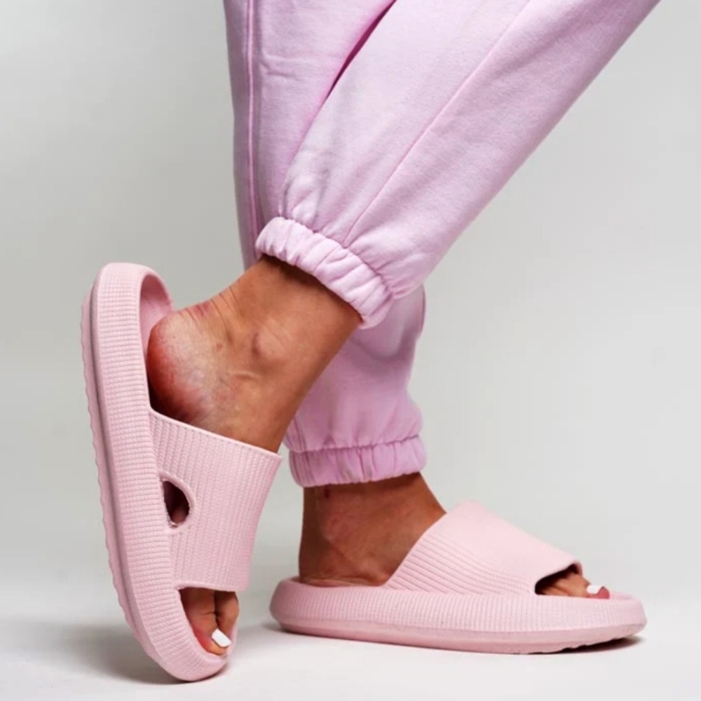New The Cloudies Original Slides In Pink Unisex